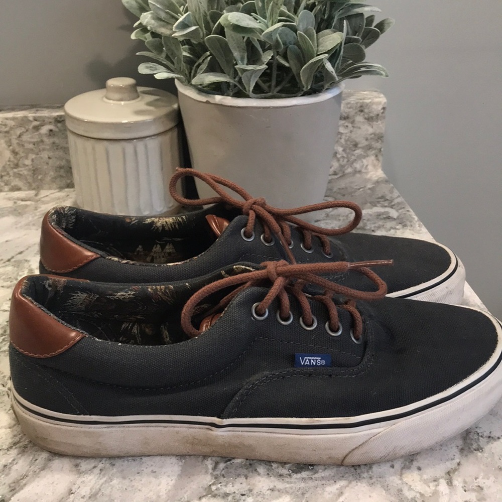 Men’s Van Shoes size 10